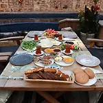 Hotel Lykia Old Town 4*