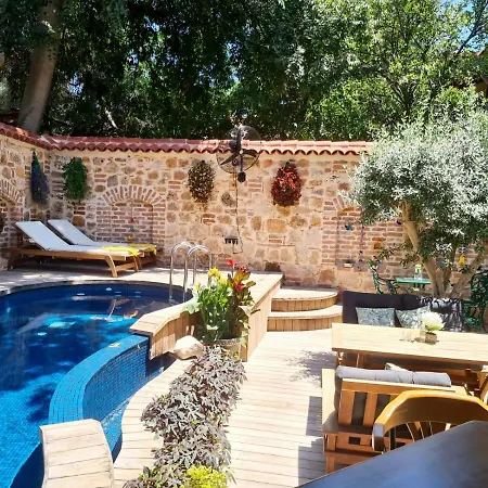 לינה וארוחת בוקר Lykia Old Town אנטליה